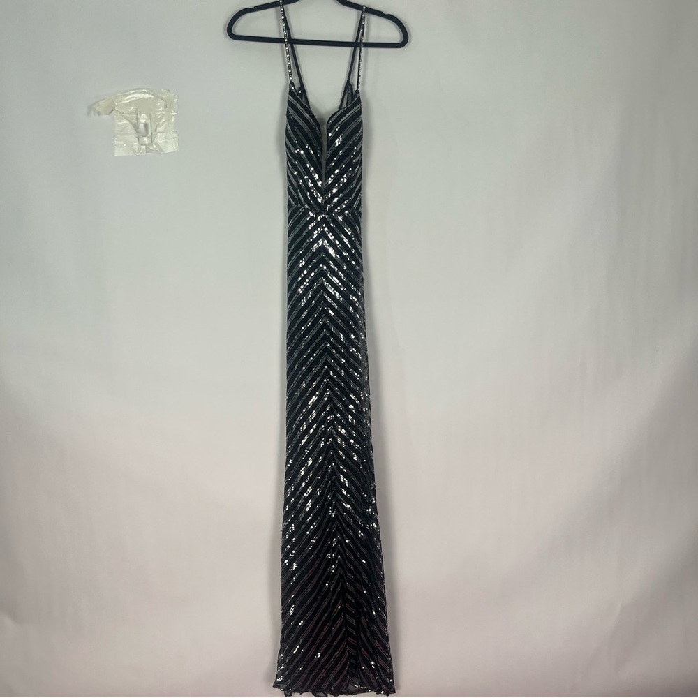 Women’s Black with Silver Sequin Mermaid Trumpet Gown Dress Size L NWT - Picture 6 of 10